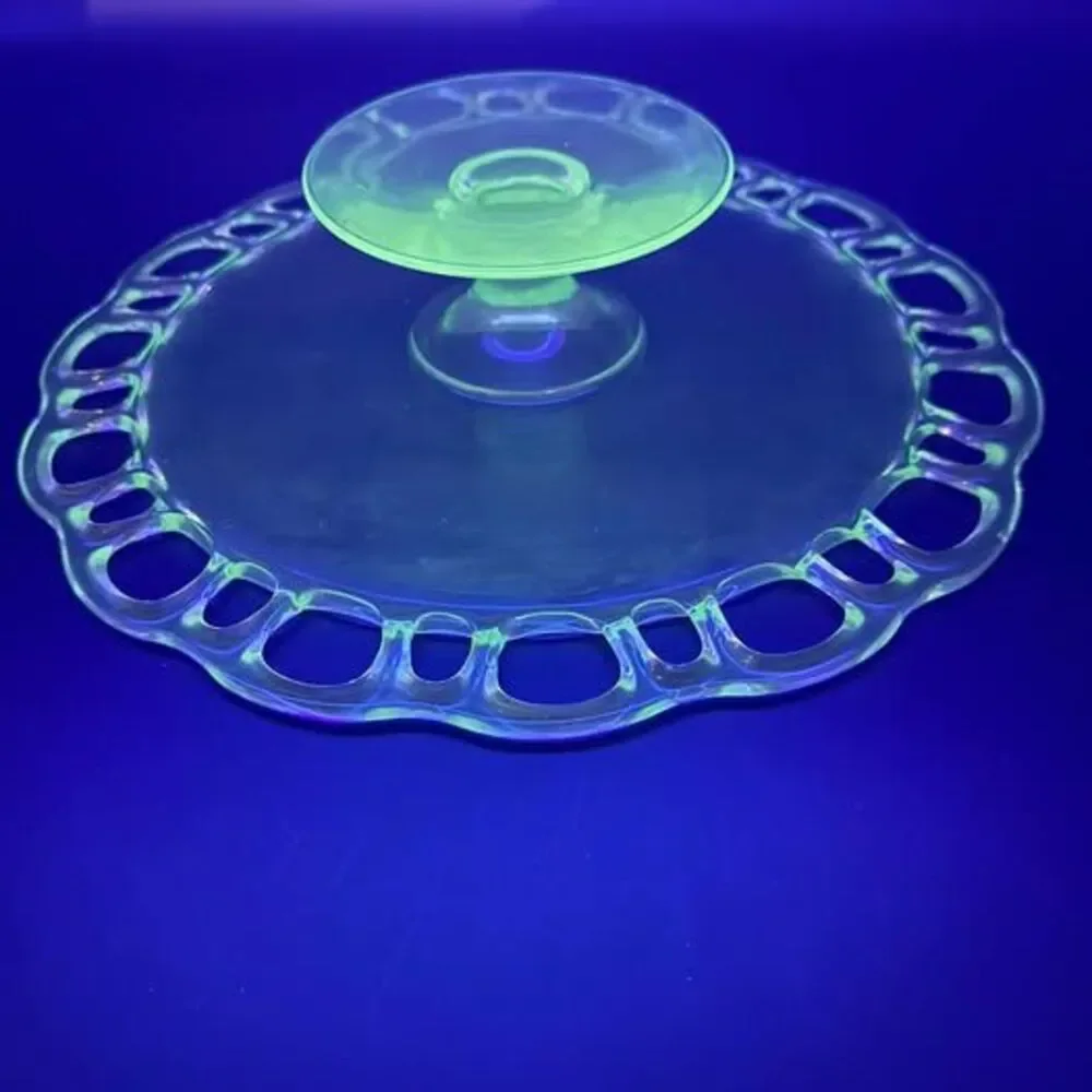 Vintage Westmoreland Doric Lace Green Manganese Glass Cake Stand 11.5” UV Glow